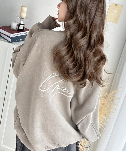 立体感のある刺繍がキャッチー。paeanバック刺繍BIG刺繍裏起毛