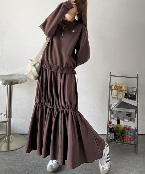 一枚でコーディネートが完成する優秀アイテム◎胸刺繍ドロスト裏起毛