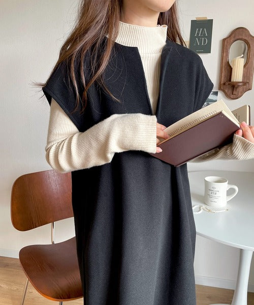 1枚で主役級。カフタン調サイドスリット圧縮ニットロング丈ワンピース