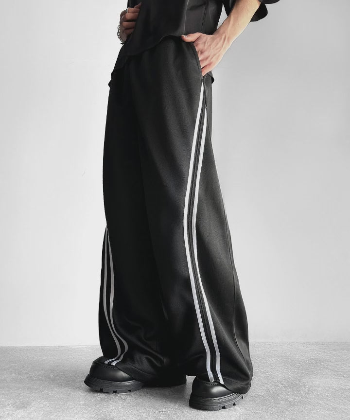 さっと脚長。」カーブラインワイドトラックパンツ／Curve Line Wide