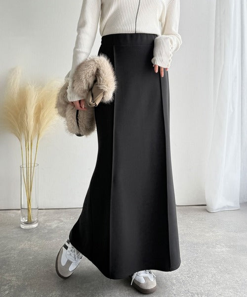 もっちり肉感が作る美しいシルエット。ダンボールマーメイドスカート