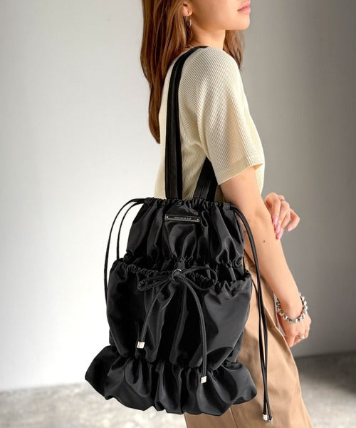 シェリー様 大人ガーリー、だけどちゃんと実用的。ロゴプレート使いリボン