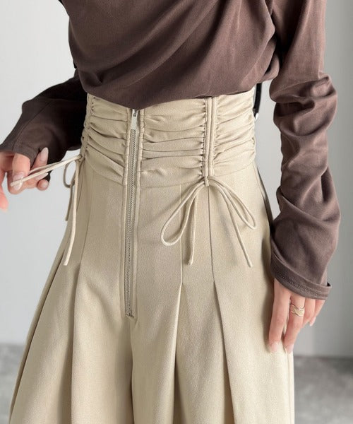 mily bilet】コルセット風で“キュッ”と細見え。ウエストシャーリング