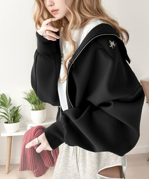 滑らかでリラクシーな映え。ダンボール裾ドロストジップアップブルゾン