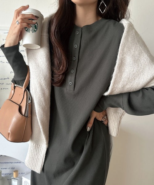 リラックス感とお洒落を両立。2wayヘンリーネックリブワンピース