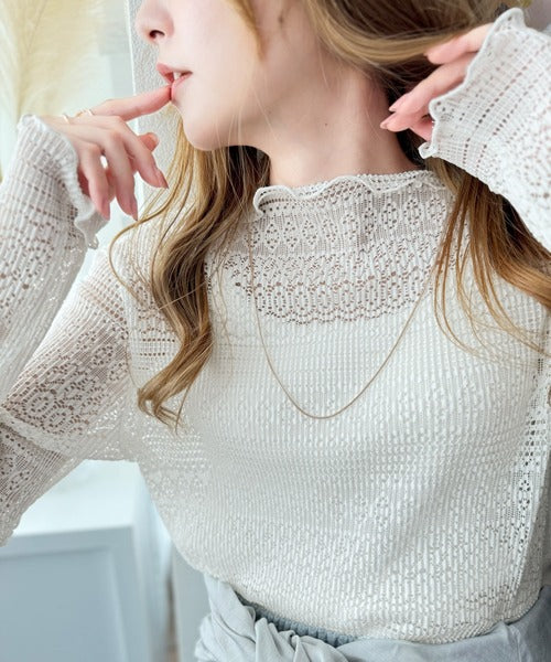 華やかで品格のある大人トップス。レースメローハイネックトップス