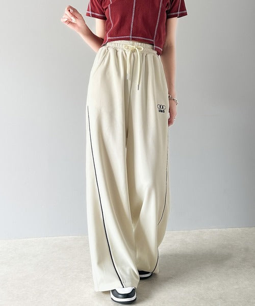 大人スポーティー。サイド切替ダンボールスウェットパンツ