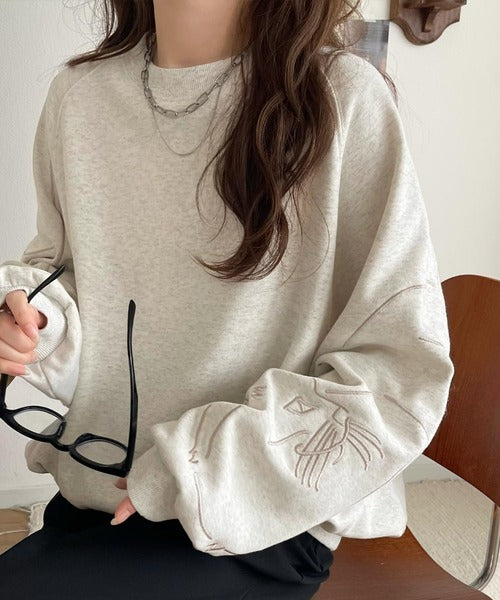 袖に遊び心を忍ばせたラク可愛い一枚♪袖ネコ刺繍裏起毛PO ce1050327