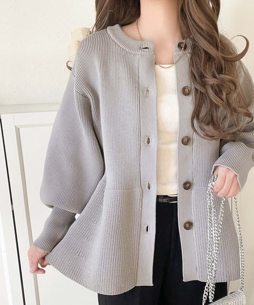 着るだけでメリハリ美人♪シーンで選べる2way仕様。2wayペプラムニット