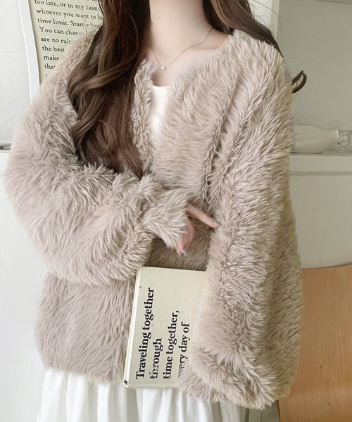 モコモコです(*^^*) ふわっと包まれる心地よさ。モコモコフェザーニットホックカーディガン