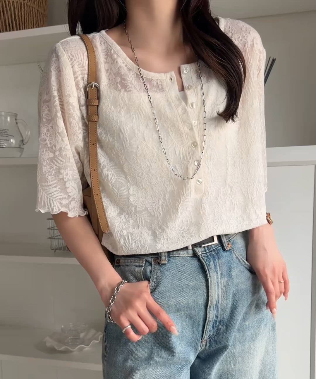 シアー花柄ジャガードで魅せる大人のこなれ感。総柄シアーヘンリー シアー花柄ジャガードで魅せる大人のこなれ感。総柄シアーヘンリー