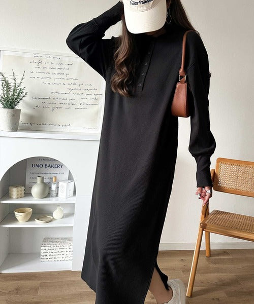 リラックス感とお洒落を両立。2wayヘンリーネックリブワンピース