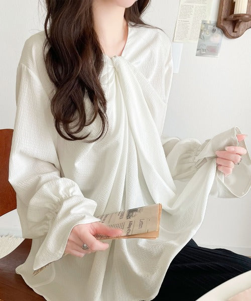 大人可愛い。前後2wayツイストデザインキャンディスリーブブラウス