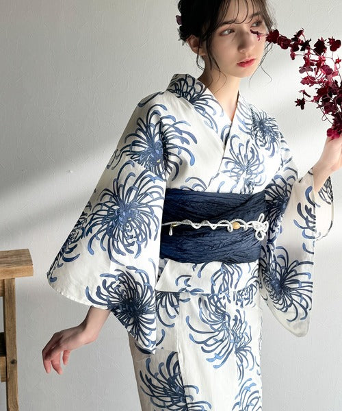 浴衣2点セット。クラシカルモダンな滝流れ浴衣（滝流れ浴衣・帯