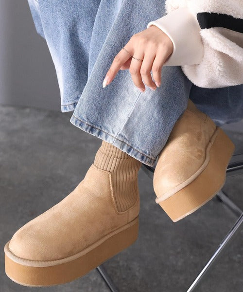 JaVaジャバコラボ》秋冬のトレンドアイテム！厚底ソックスムートン