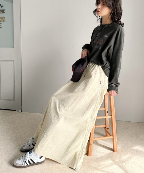 Javaジャバコラボ》軽やかに表情変える大人スポーティー。サイドジップ