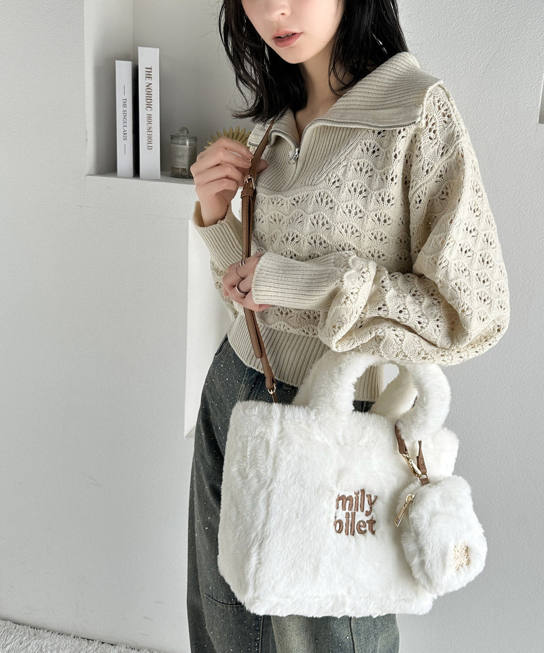 ロラライハリス♡アニマルファー生地♡刺繍のショルダーバッグ♡ mily bilet】ふわふわのファーで魅了する。ミニポーチ付きロゴ刺繍