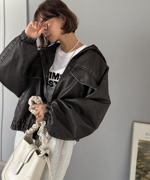 美品✨ レザーフードジャケット ideal ジップアップ ヴィンテージ加工Y2K JaVaジャバコラボ》ゆるっとシルエットで、こなれたムードを