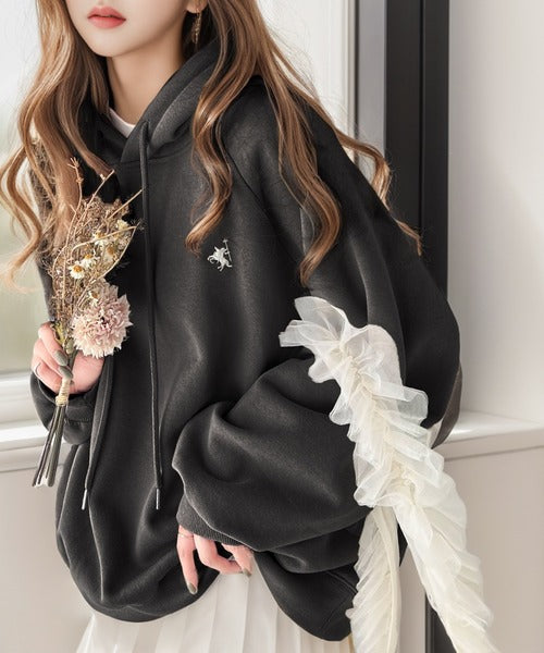 シンプル大人カジュアル。ワンポイント胸刺繍裏起毛パーカー