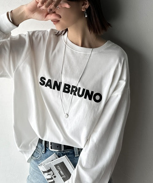 立体ロゴが主役！デイリーに活躍する大人カジュアル。綿100％英字