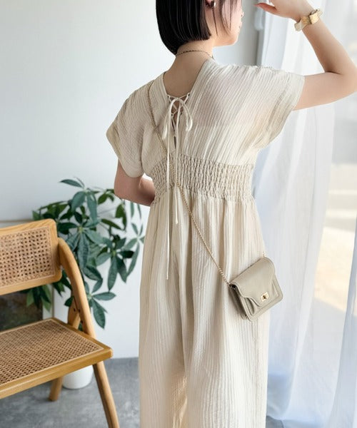 肌にふわり。大人の余裕をまとって、今日を心地よく。レースアップ