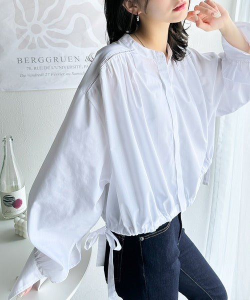 愛らしさと清楚感を両立する、リボンヘムクロップドギャザー長袖