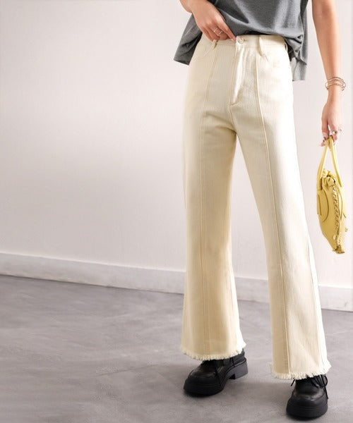 最旬美脚デニム。裾フリンジセミフレアデニムパンツ ce0900004