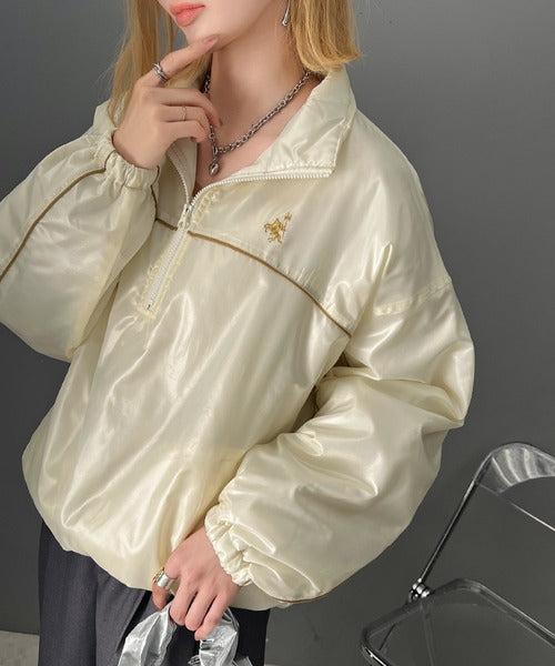 旬なスポーティMIXに。軽量胸刺繍×配色パイピングハーフジッププル