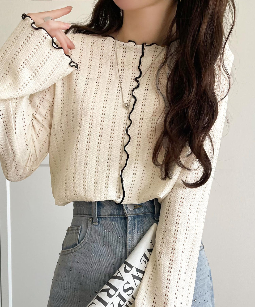 ほんのり色っぽ。透かし編みセンターメロウフレアスリーブトップス