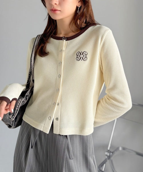 mily bilet】洗練された大人のカジュアルスタイルに。配色指穴スナップ