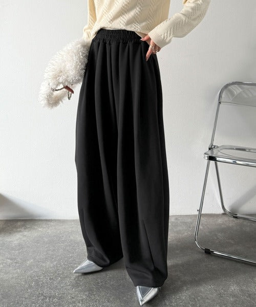 シンプルコーデに動きをプラス♪ダンボールイージーカーブパンツ