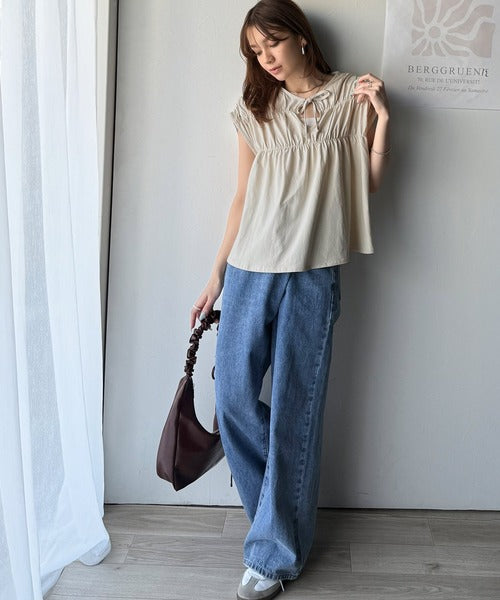 着るだけでオシャレ度ワンランクアップ。綿100％シルケット加工