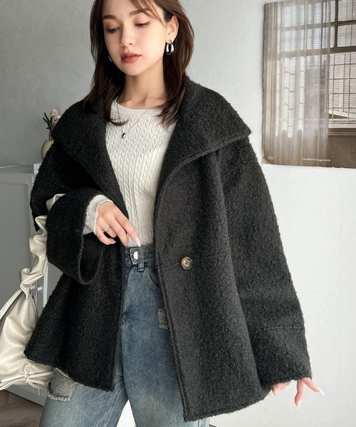 温かふんわりエレガント。ボア素材スタンドネックポンチョジャケット