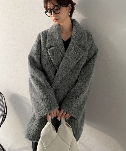 ふわり纏うだけで上品見え。2wayシャギーダブルビックカラージャケット