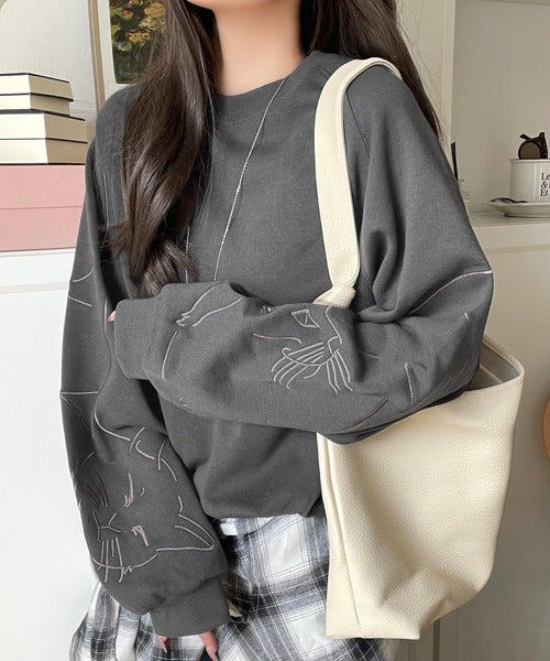 袖に遊び心を忍ばせたラク可愛い一枚♪袖ネコ刺繍裏起毛PO ce1050327