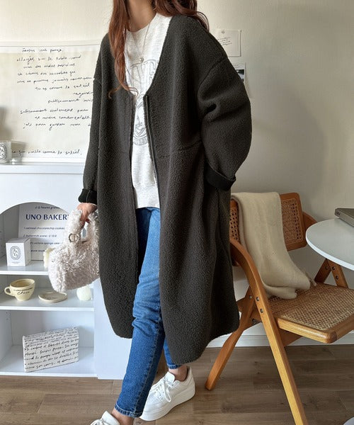 これ一枚で暖かい×大人の抜け感。表ボア×裏フリースダブルフェイス配色