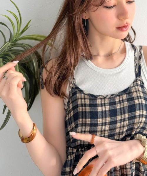 一枚で心地よく、きれいが整う。カップ付きアメスリタンクトップ