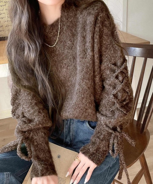 大人の華やかニット。袖レースアップキャンディスリーブニット