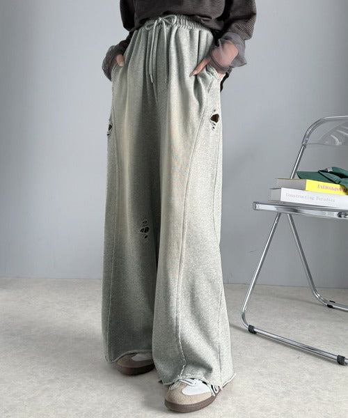 個性派の1本。ブラストダメージワイドスウェットパンツ ce1260333