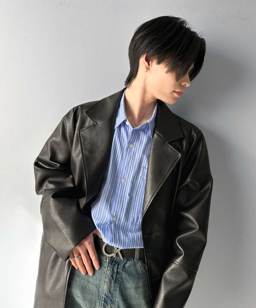 品格とトレンドを纏う。フェイクレザー テーラードジャケット