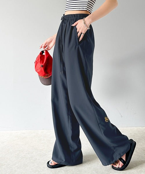 Javaジャバコラボ》上品見えもラフ見えも叶う。裾ドロストワンポイント