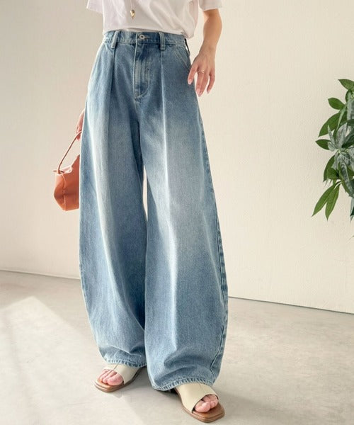 抜群のシルエットで、カバーしながらスタイルアップ♪カーブタック