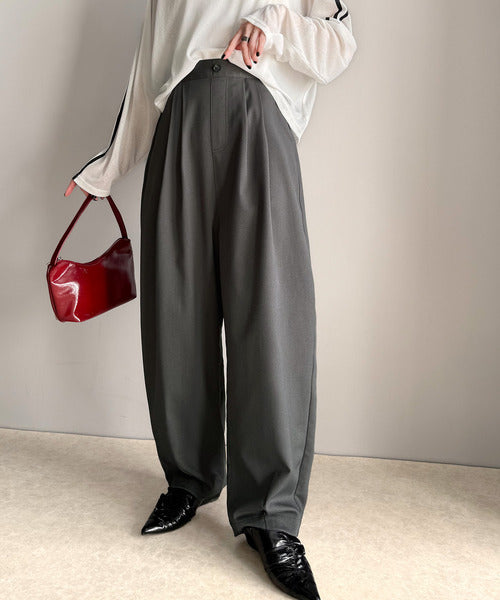 美脚すっきり見え！2タックカーヴィテーパードスラックスパンツ