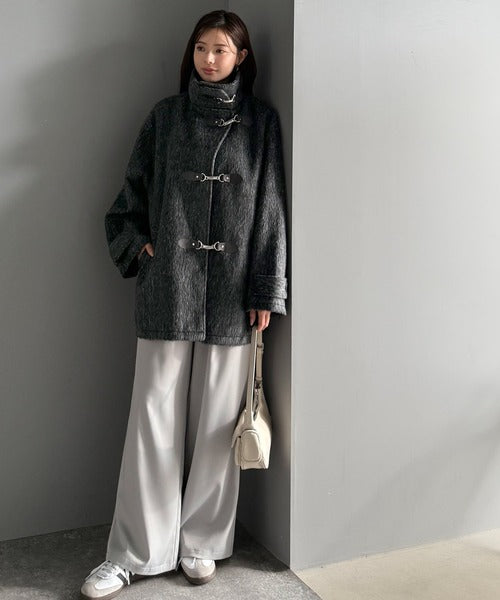 mily bilet】大人の冬を格上げする主役アウター。フェザーシャギー