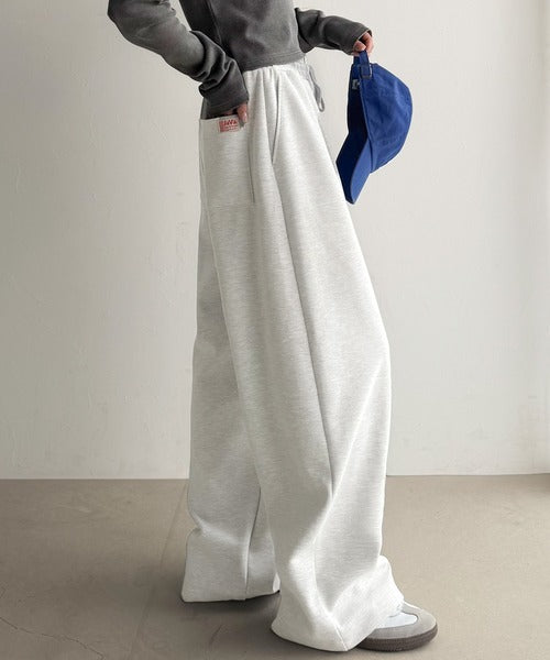 JaVa ジャバコラボ》大人の余白をまとうワイドスウェット