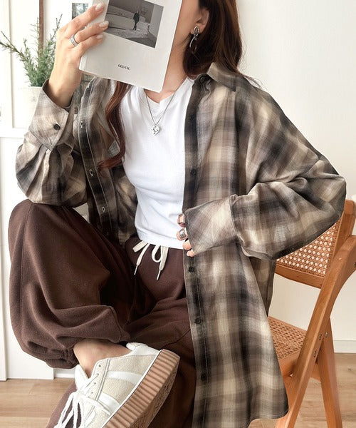 現行・美品✨Chaos ナリアチェックロングスリーブシャツ イタリア生地 茶系 綿100％で仕立てた、大人の贅沢感。チェック柄サイドスリットオーバー