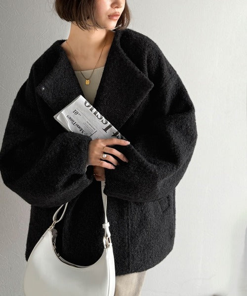 ELLA ボンディングショートコート フレアシルエット ノーカラー　ブラック ELLA ボンディングショートコート フレアシルエット ノーカラ
