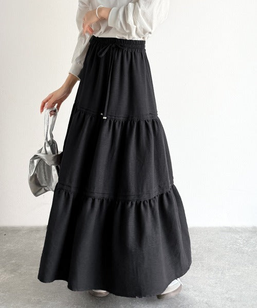 ラクして華やぐ主役級。ガーデンコア3段ティアードスカート（ロング丈