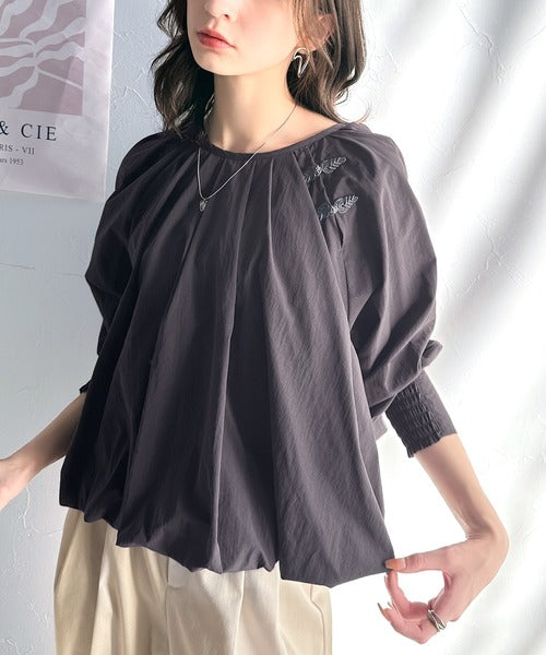 チャイナボタンが旬を先取り♪前後2wayリボン使いタックブラウス（長袖