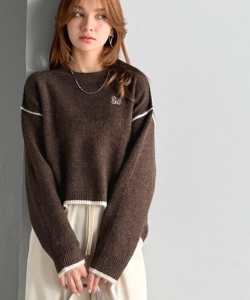 mily bilet】シンプルながらも個性が引き立つ。アウトリンキング胸刺繍